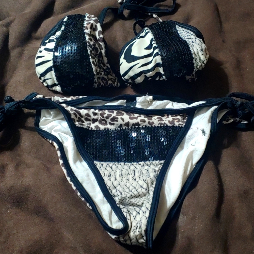 Buckle swimsuit
